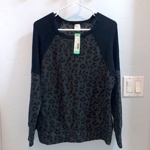 Kaileigh grey leopard print sweater brand new with tags